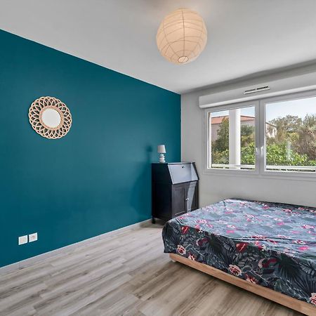 Room In Appartment With Seaview Marselha Exterior foto